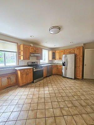 32-63-63 45th St in Queens, NY - Building Photo