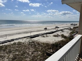 919 N Atlantic Ave in New Smyrna Beach, FL - Building Photo