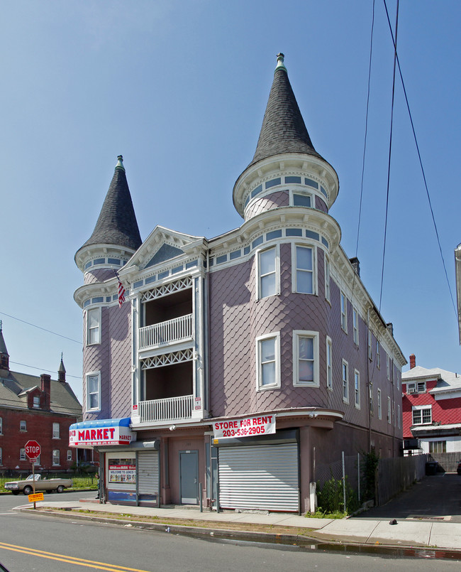 743-749 Arctic St in Bridgeport, CT - Building Photo - Building Photo