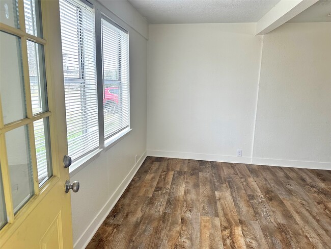 property at 1005 Avenue E 1/2