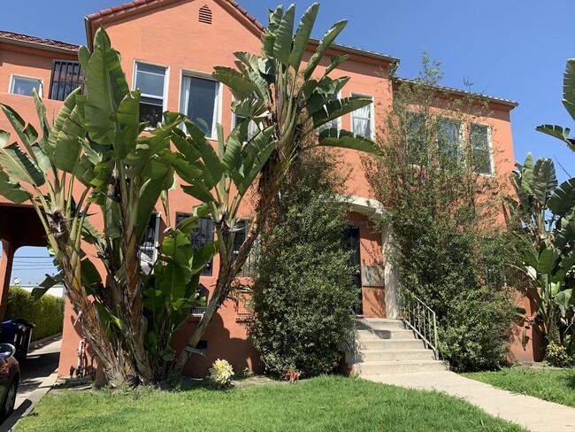 2203 S Harcourt Ave, Unit 2205