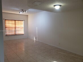 289 Duval Ct in Weston, FL - Building Photo - Building Photo