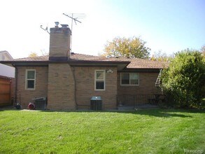 2952 Sylvan Dr in Sterling Heights, MI - Building Photo - Building Photo