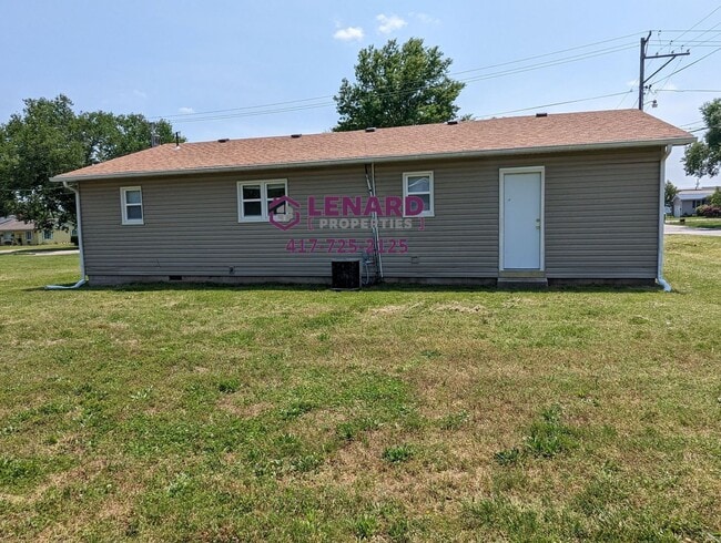 723 E College St in Bolivar, MO - Building Photo - Building Photo