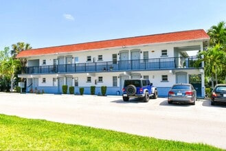 627 NE 6th Ave in Boynton Beach, FL - Foto de edificio - Building Photo