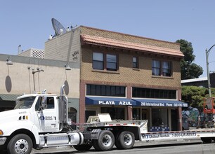 2816 International Blvd in Oakland, CA - Building Photo - Building Photo