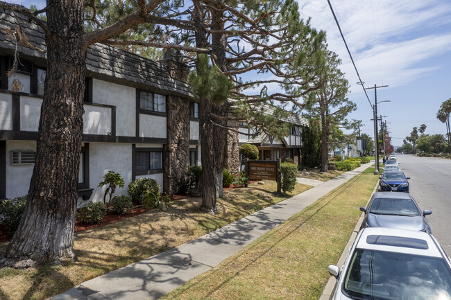 Olde English Village in Mission Hills, CA - Building Photo - Building Photo