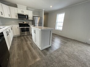 38035 Leverette Ave in Clinton Township, MI - Building Photo - Building Photo