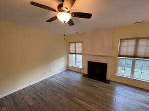 8203 Saltwood Pl in Raleigh, NC - Foto de edificio - Building Photo