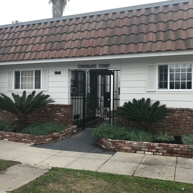 1048 Coronado Avenue, in Long Beach, CA - Building Photo - Building Photo