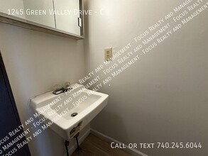 1245 Green Valley Dr in Heath, OH - Building Photo - Building Photo