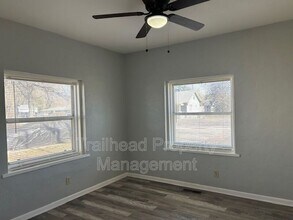 2104 S Norwood Ave in Independence, MO - Foto de edificio - Building Photo