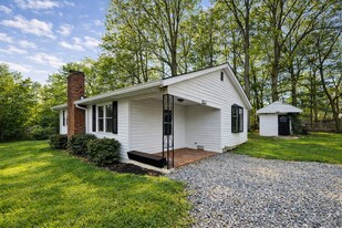 117 Holly Ave in East Flat Rock, NC - Building Photo