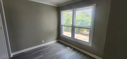 3104 Hillsboro Rd SW in Huntsville, AL - Building Photo - Building Photo