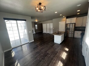 923 W State St in Lehi, UT - Building Photo - Building Photo