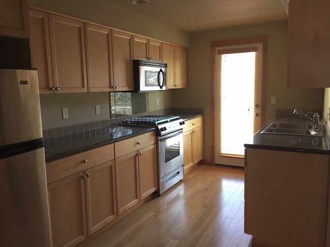 320 25th Ave S in Seattle, WA - Building Photo - Building Photo