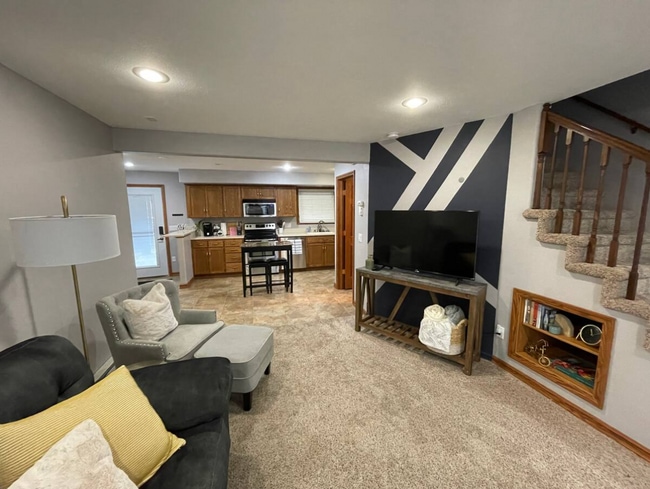 11 Westfield Cir in Minot, ND - Building Photo - Building Photo