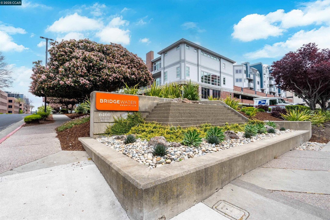 6400 Christie Ave in Emeryville, CA - Building Photo