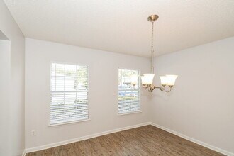 14139 Crestwick Dr W in Jacksonville, FL - Foto de edificio - Building Photo