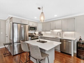 1789 Centre St in Boston, MA - Building Photo - Building Photo