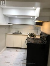 29 Woodcroft Crescent in Welland, ON - Building Photo - Building Photo