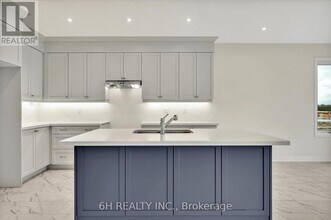 816 Griffin Trl in Peterborough, ON - Building Photo - Building Photo