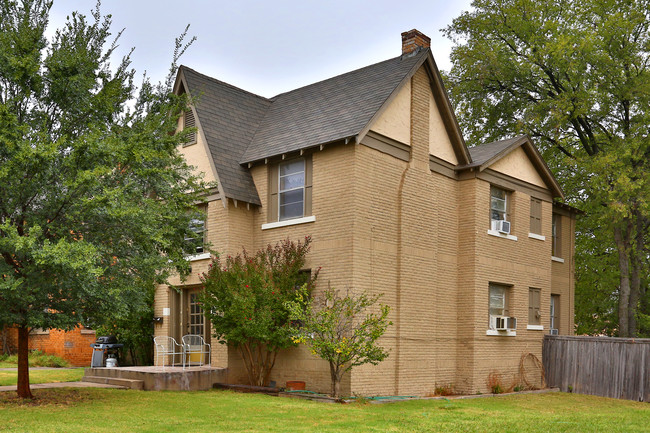 609-611 NW 28th in Oklahoma City, OK - Building Photo - Building Photo