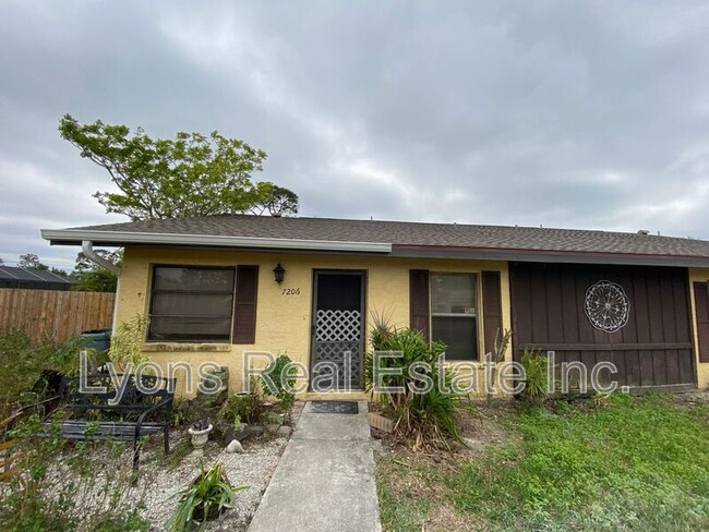 7206 Jonas Rd in Ft. Myers, FL - Building Photo - Building Photo