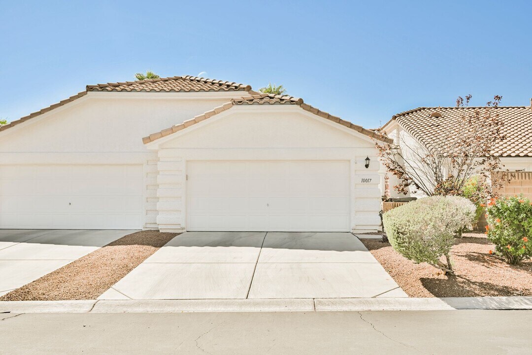 10017 Oak Creek Canyon Ave in Las Vegas, NV - Building Photo