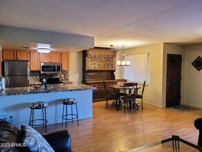 2228 E Campbell Ave, Unit 201 in Phoenix, AZ - Building Photo - Building Photo