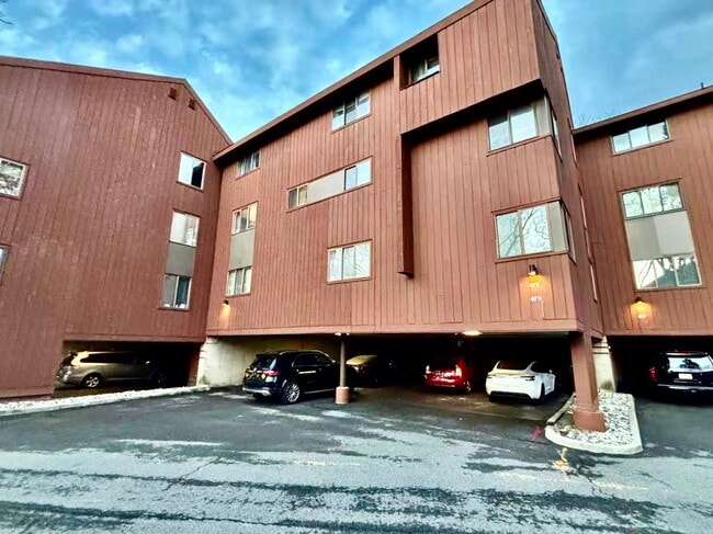 property at 475 Teal Plaza