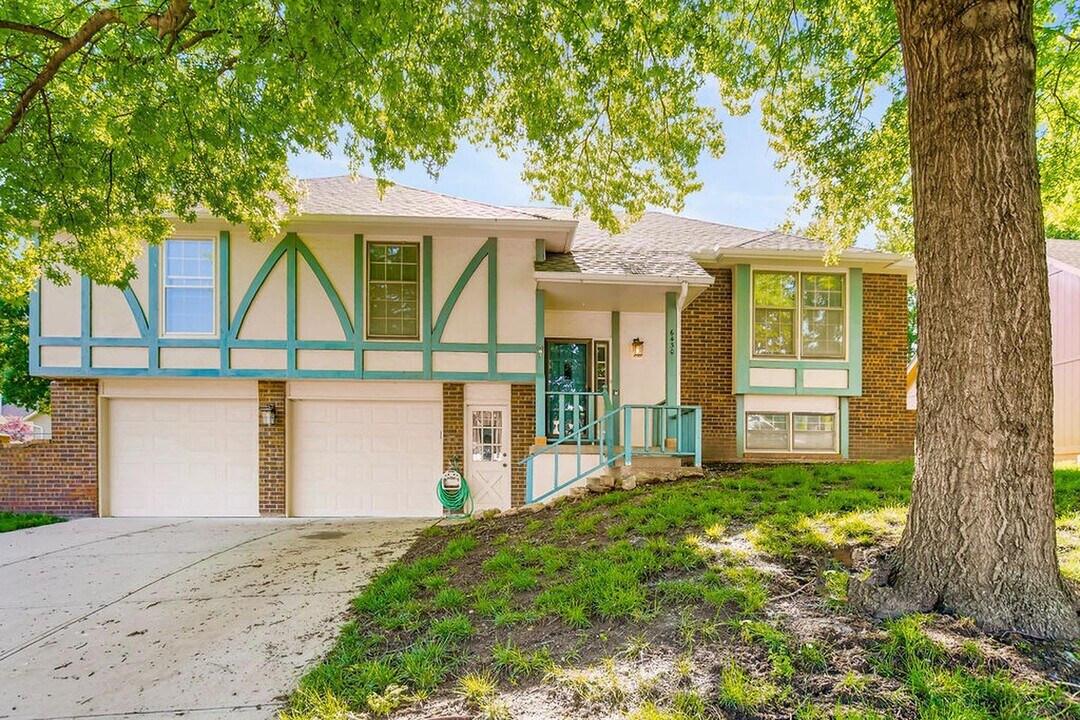 Spacious Shawnee Home Near Mill Creek Stre in Shawnee, KS - Building Photo