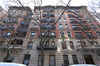 320-324 W 83rd St in New York, NY - Building Photo - Building Photo