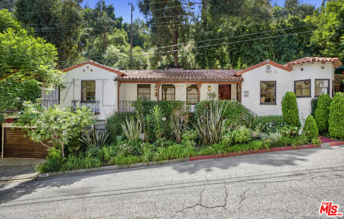 5946 Tuxedo Terrace in Los Angeles, CA - Foto de edificio