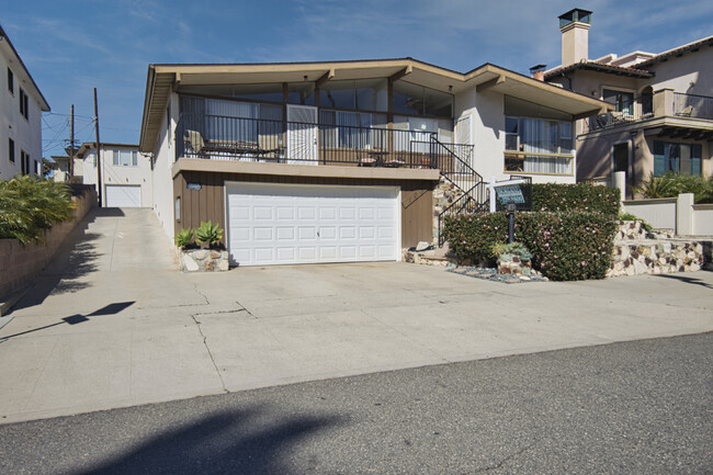 103 Paseo de la Playa in Redondo Beach, CA - Building Photo - Primary Photo