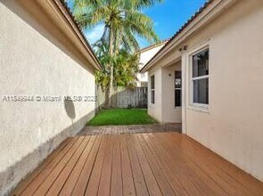 14159 SW 149th Ct in Miami, FL - Foto de edificio - Building Photo