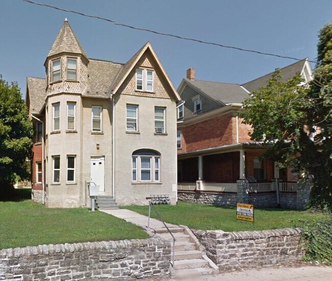 577 E Chestnut St Rentals in Coatesville, PA