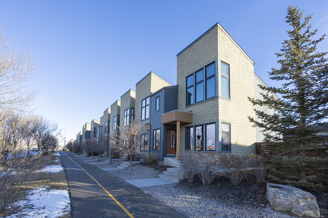 218 Walden Gate SE in Calgary, AB - Building Photo - Building Photo