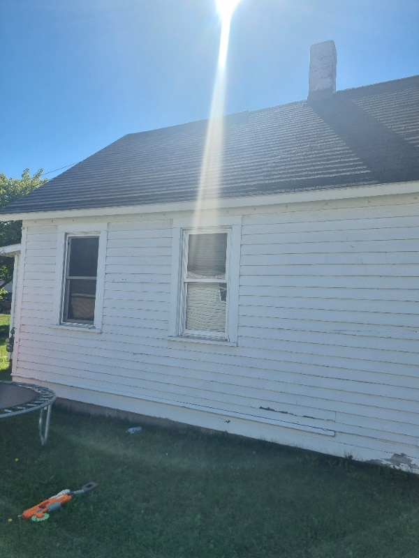 208 N 15th St in Escanaba, MI - Building Photo - Building Photo