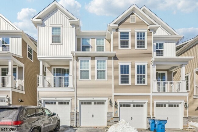 179 Jasmine Dr in Warren, NJ - Building Photo - Building Photo