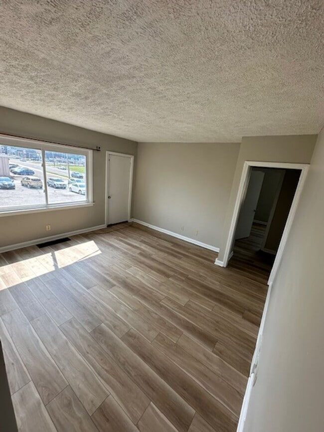 property at 1171 W Main St