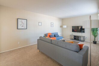 1047 E Alameda Dr in Tempe, AZ - Building Photo - Building Photo