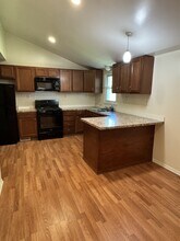 951 Muskegon Ave NW in Grand Rapids, MI - Building Photo - Building Photo
