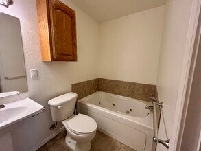 63020 E 285 Ct in Grove, OK - Building Photo - Building Photo