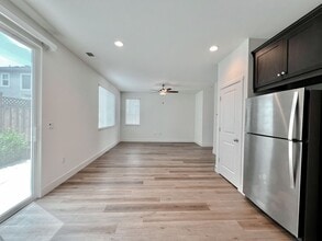 1380 Carriage Rd in Hollister, CA - Building Photo - Building Photo