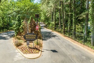 2002 Arthurs Ct Dr in Decatur, GA - Building Photo