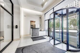 435 W Erie St, Unit 908 in Chicago, IL - Building Photo - Building Photo