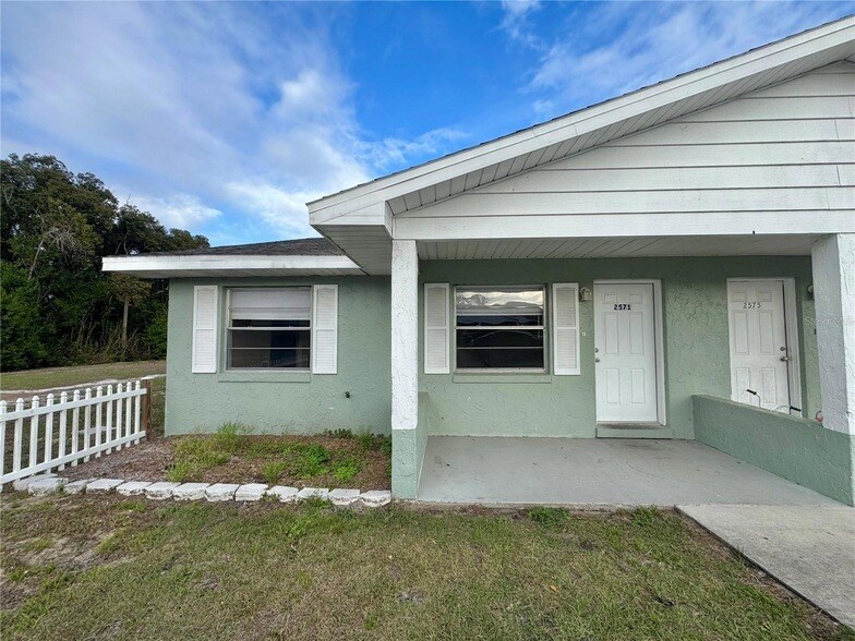 2571 Elm Ave in Lake Wales, FL - Building Photo