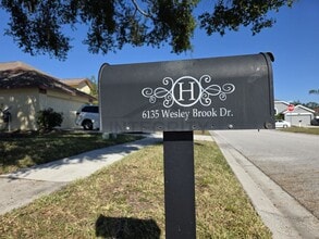 6135 Wesley Brook Dr in Wesley Chapel, FL - Building Photo - Building Photo