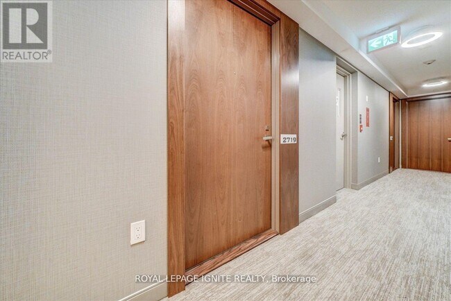 275-2275 Village Green Square in Toronto, ON - Building Photo - Building Photo